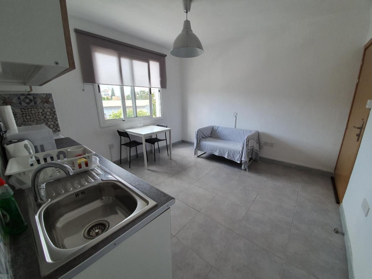 Valentinos Apartments Paphos Bagian luar foto