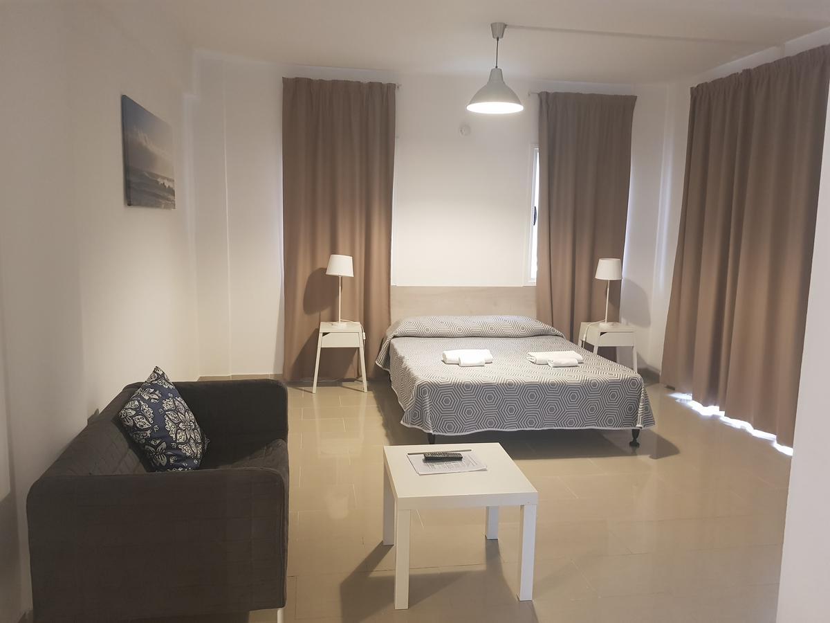 Valentinos Apartments Paphos Bagian luar foto