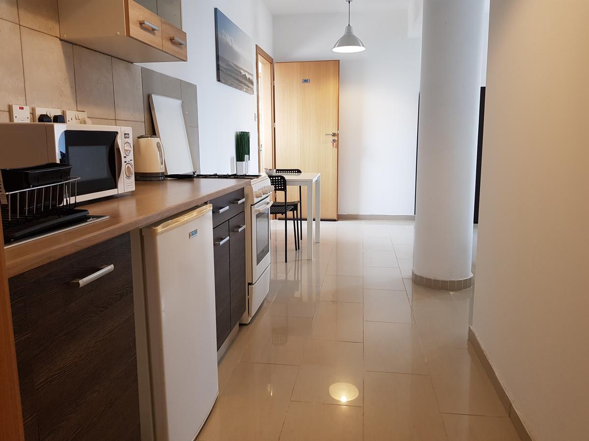 Valentinos Apartments Paphos Bagian luar foto