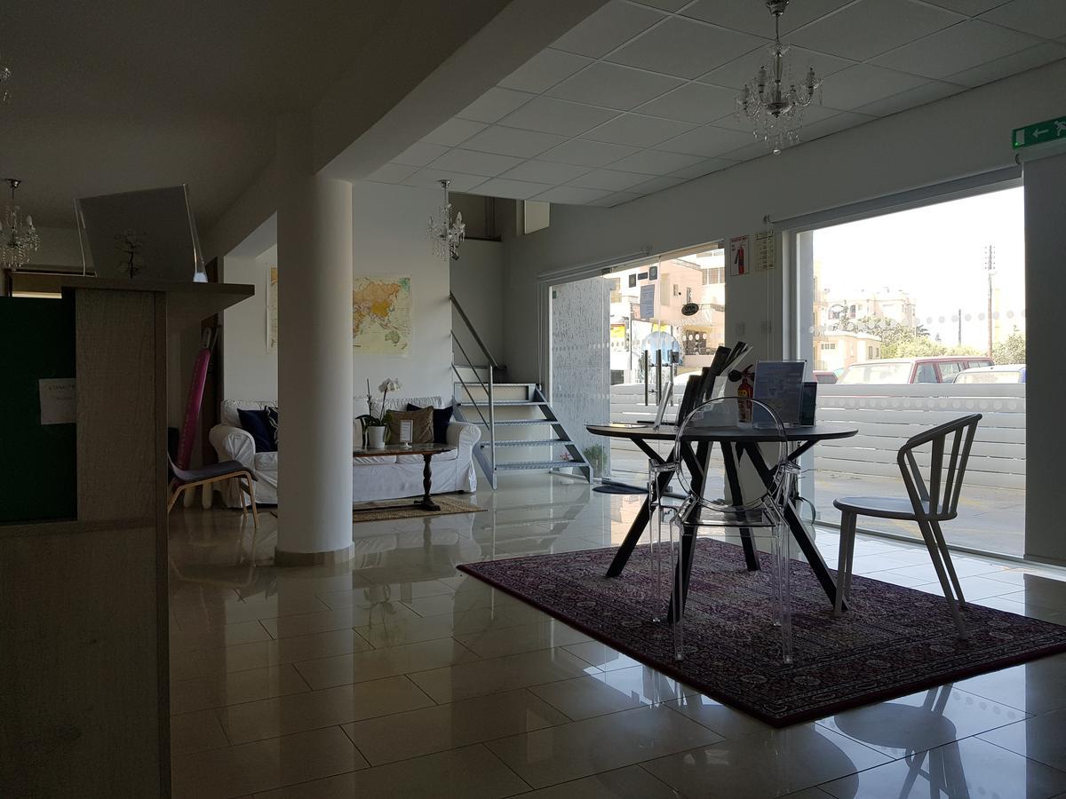 Valentinos Apartments Paphos Bagian luar foto