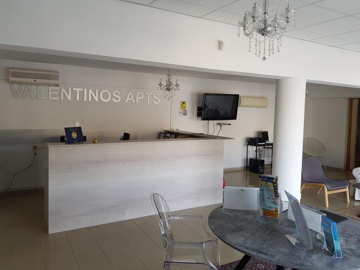 Valentinos Apartments Paphos Bagian luar foto