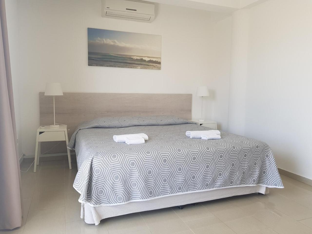 Valentinos Apartments Paphos Bagian luar foto