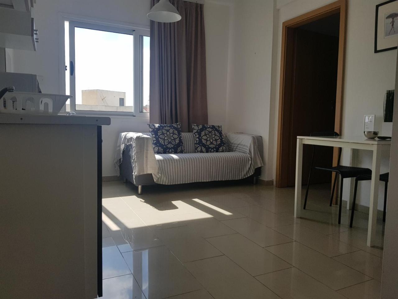 Valentinos Apartments Paphos Bagian luar foto