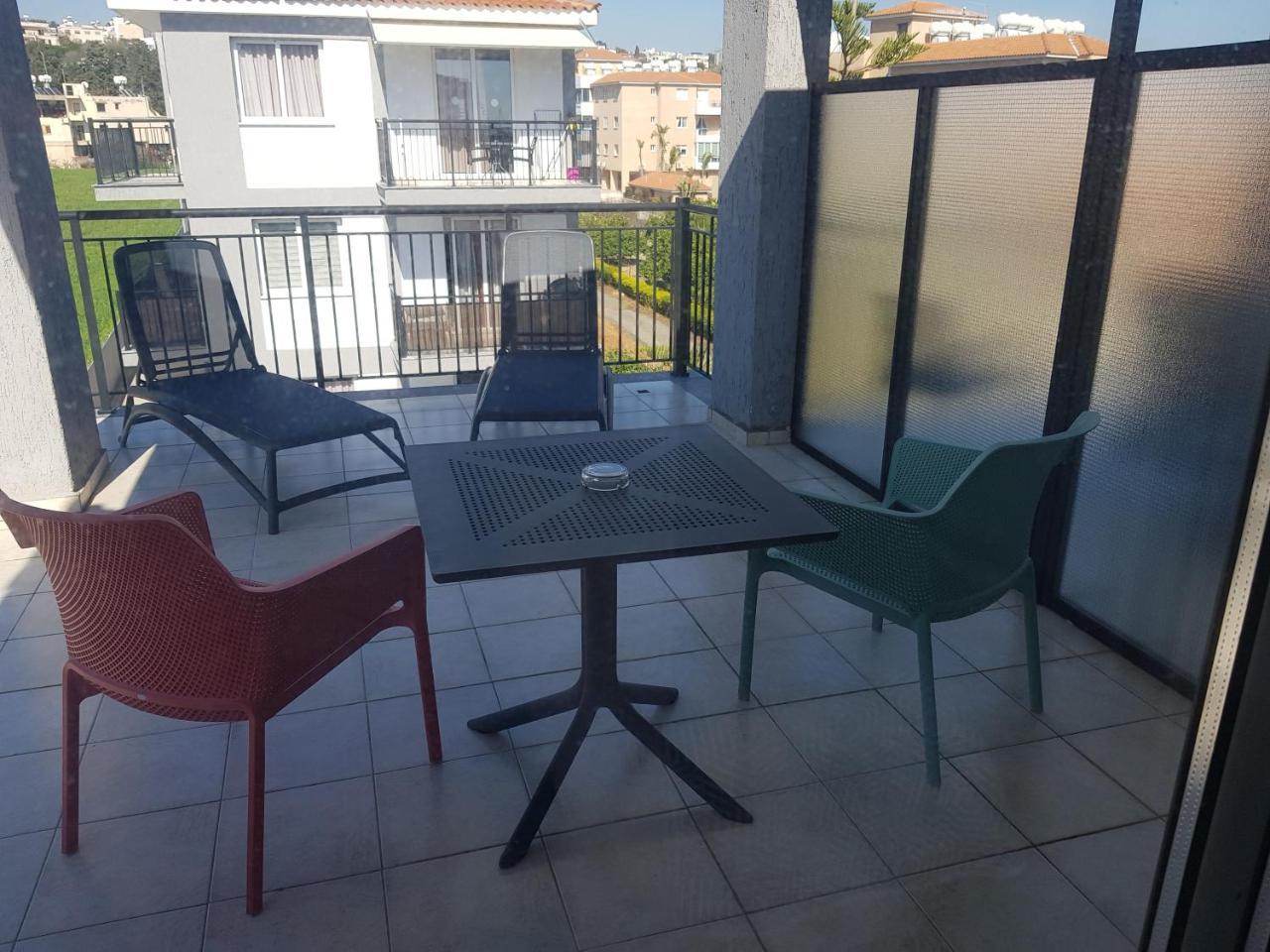 Valentinos Apartments Paphos Bagian luar foto