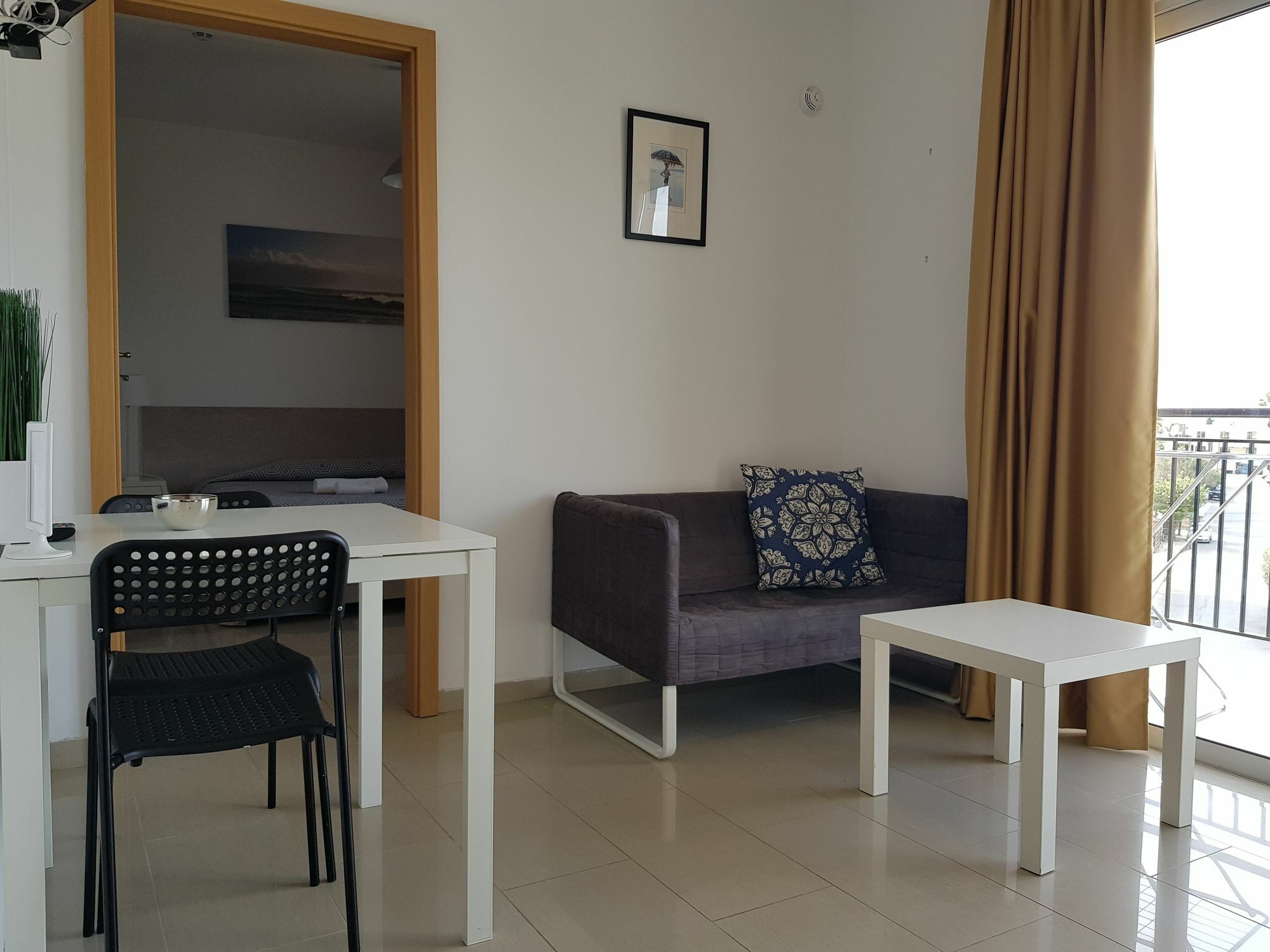 Valentinos Apartments Paphos Bagian luar foto