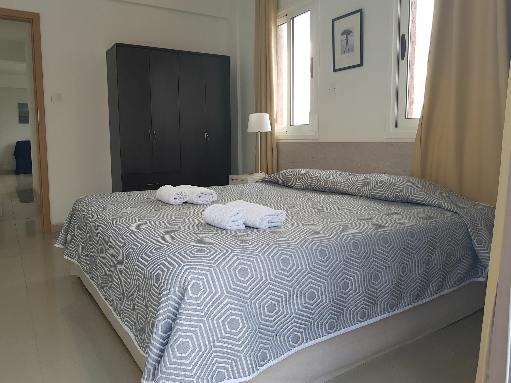 Valentinos Apartments Paphos Bagian luar foto